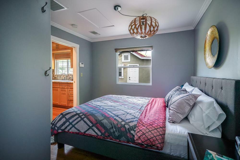 Stylish 2 Bed & 2 Bath At The Heart Of Hollywood With Free Parking - One Car Only Leilighet Los Angeles Eksteriør bilde