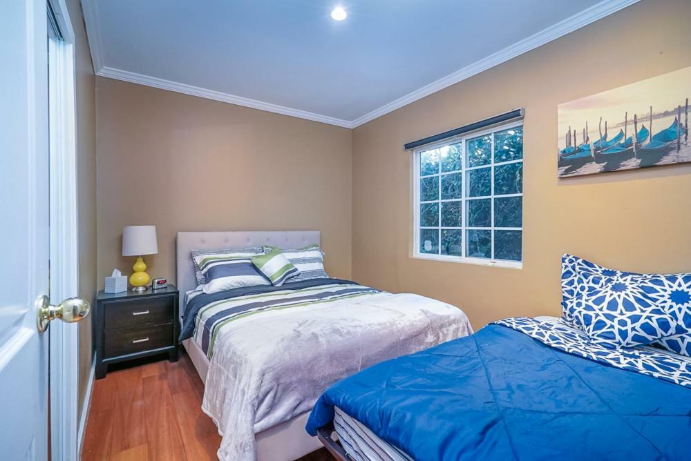 Stylish 2 Bed & 2 Bath At The Heart Of Hollywood With Free Parking - One Car Only Leilighet Los Angeles Eksteriør bilde